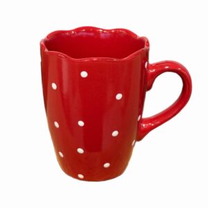 Punane valgetäpiline kruus